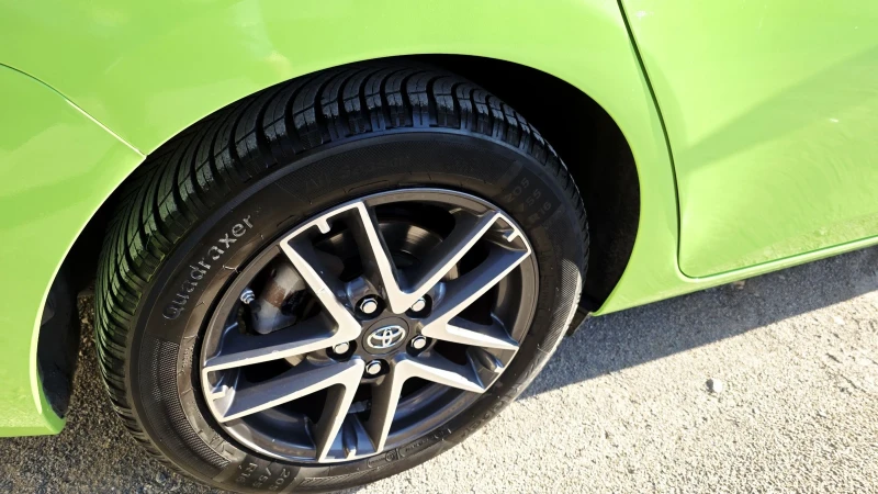 Toyota Auris Hybrid* ГОТОВА ЗА ТАКСИ, снимка 12 - Автомобили и джипове - 51646330