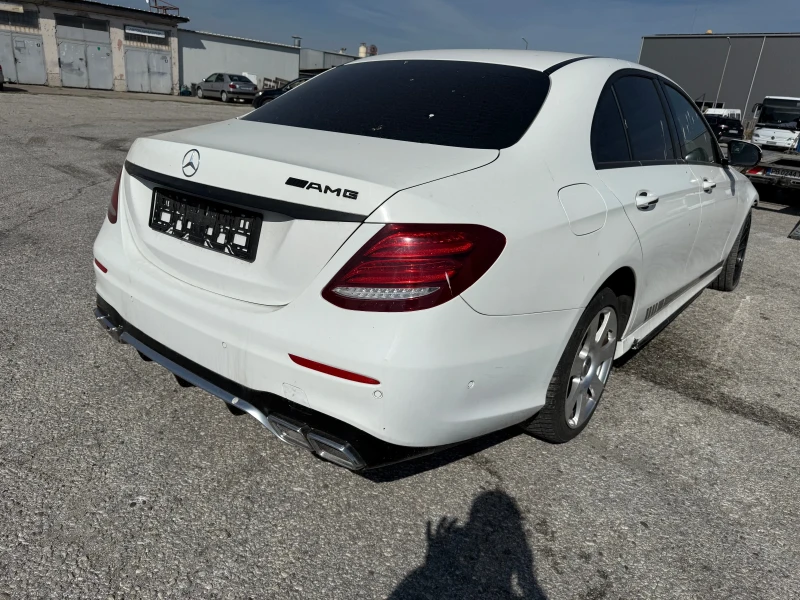Mercedes-Benz E 220, снимка 7 - Автомобили и джипове - 52269219