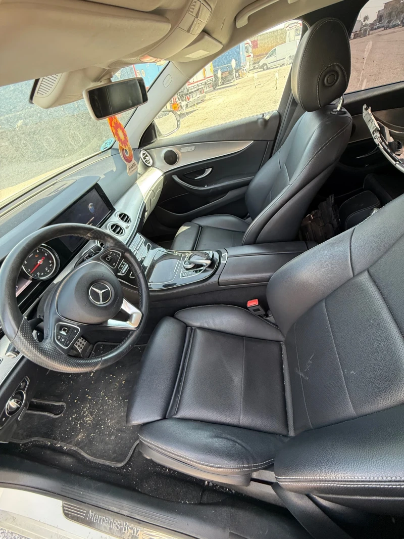 Mercedes-Benz E 220, снимка 10 - Автомобили и джипове - 52269219