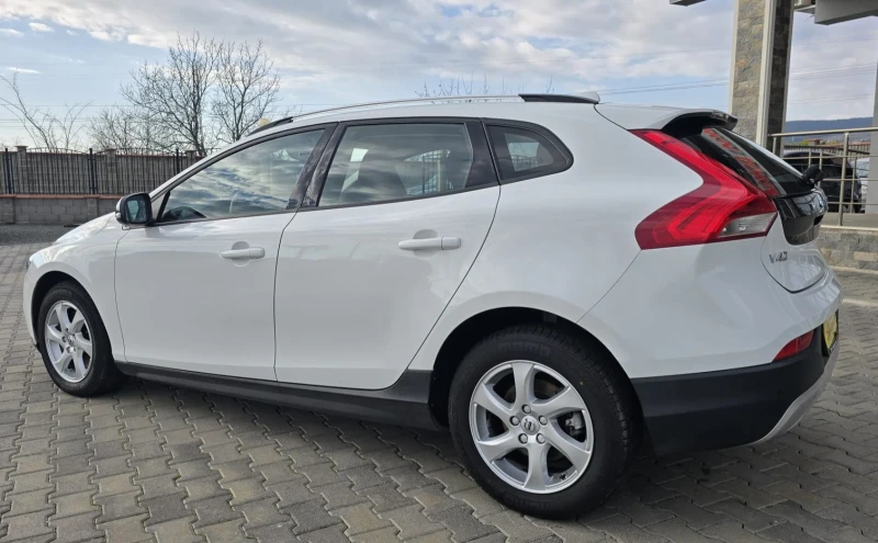 Volvo V40 Cross Country 2.0D euro6, снимка 6 - Автомобили и джипове - 52585937