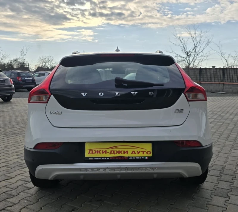 Volvo V40 Cross Country 2.0D euro6, снимка 5 - Автомобили и джипове - 52585937