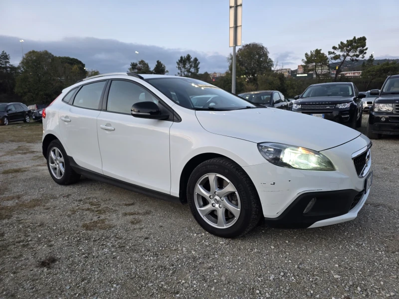 Volvo V40 Cross Country 2.0D euro6, снимка 3 - Автомобили и джипове - 52585937