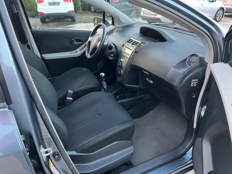 Toyota Yaris 1.33i Facelift ШВЕЙЦАРИЯ, снимка 8 - Автомобили и джипове - 52859524