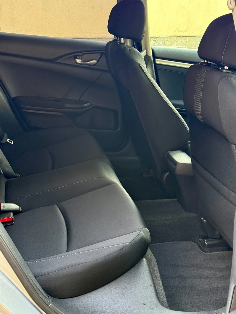 Honda Civic 1.5 TURBO 182hp 93 000 km * Фул Екстри* , снимка 12 - Автомобили и джипове - 53098346