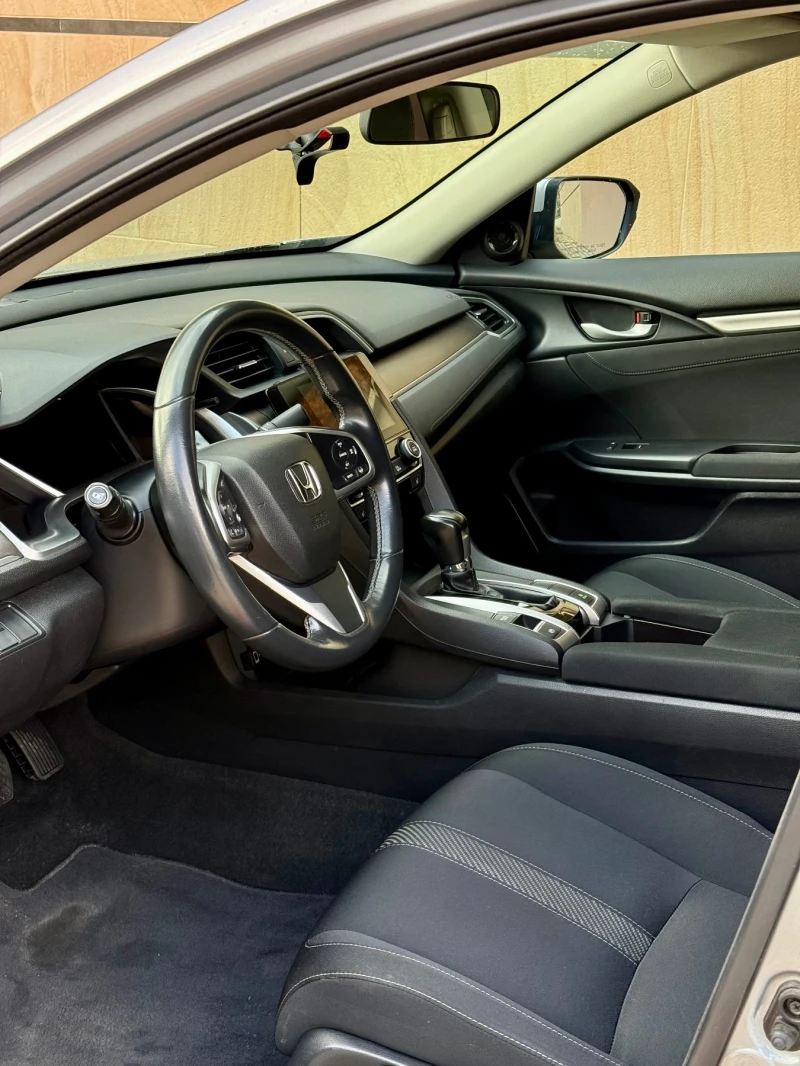 Honda Civic 1.5 TURBO 182hp 93 000 km * Фул Екстри* , снимка 7 - Автомобили и джипове - 53098346