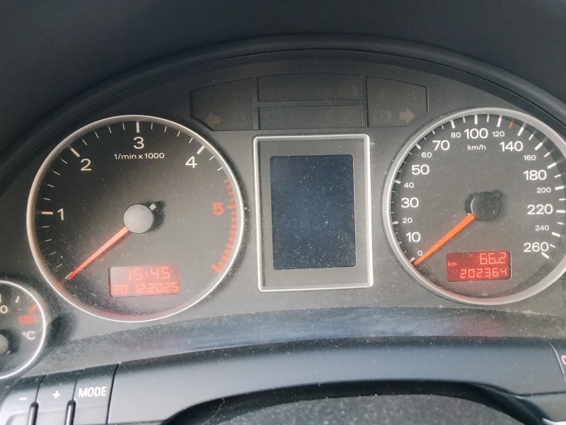 Audi A4 2.0 tdi, снимка 5 - Автомобили и джипове - 53106629