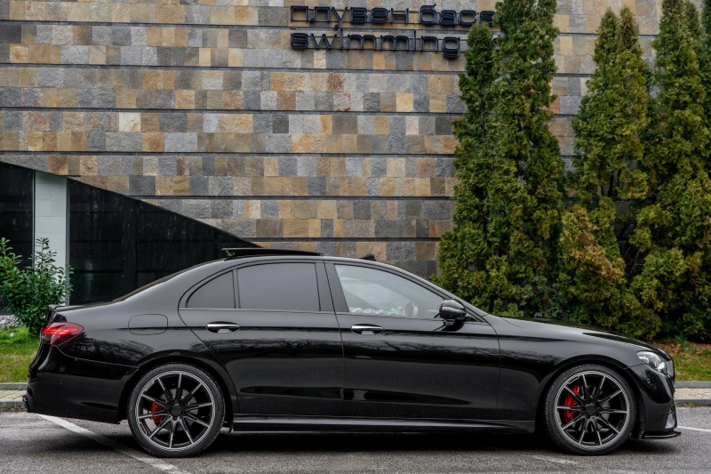 Mercedes-Benz E 220 d* BRABUS BLACK SERIES* PANORAMA* 360CAM* FULL, снимка 6 - Автомобили и джипове - 53250259