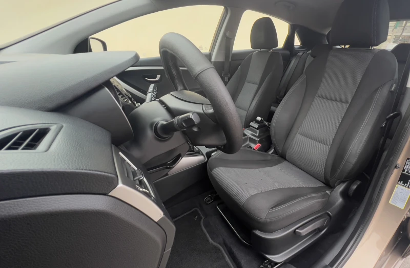 Hyundai I30 1.4i 2014г, снимка 5 - Автомобили и джипове - 53301601