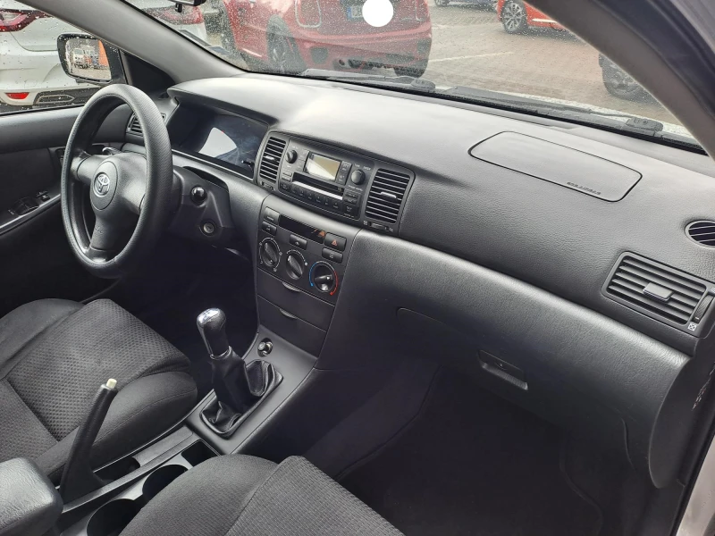 Toyota Corolla 1.4 VVT-I, снимка 14 - Автомобили и джипове - 53436592