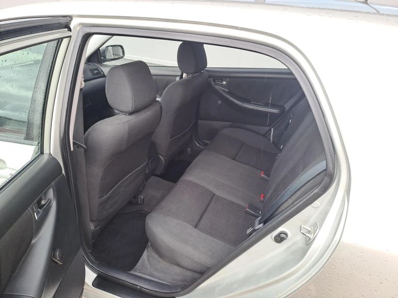 Toyota Corolla 1.4 VVT-I, снимка 8 - Автомобили и джипове - 53436592