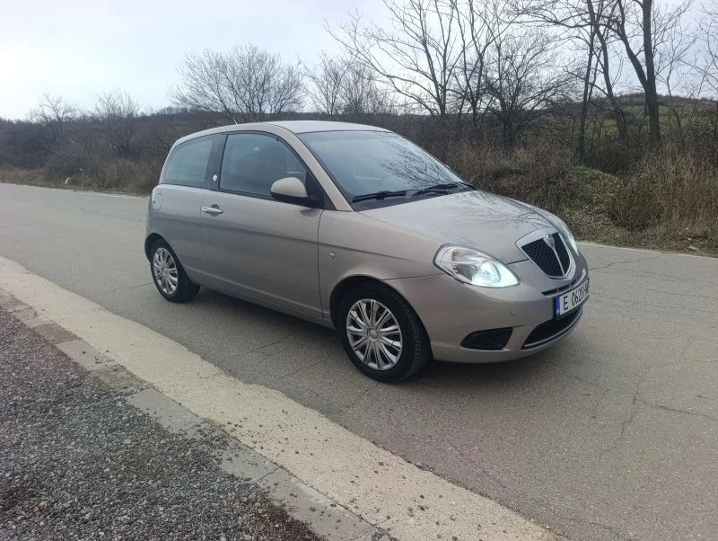 Lancia Ypsilon Заводска газ, снимка 2 - Автомобили и джипове - 53477231