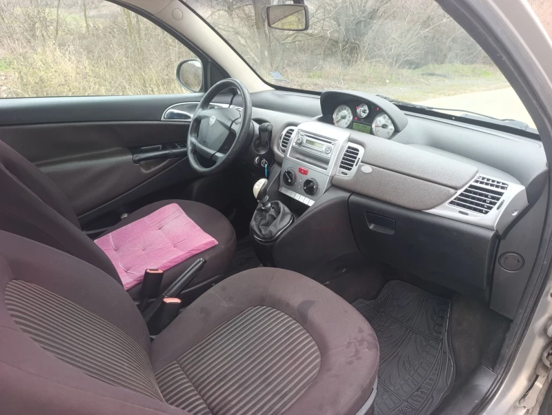 Lancia Ypsilon Заводска газ, снимка 9 - Автомобили и джипове - 53477231