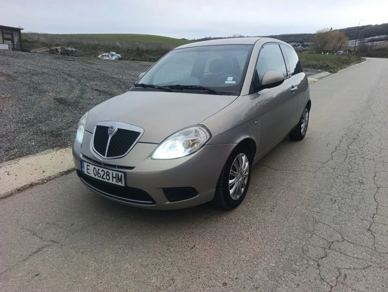 Lancia Ypsilon Заводска газ, снимка 8 - Автомобили и джипове - 53477231