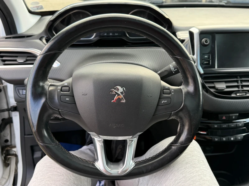 Peugeot 2008 Allure / 1.6HDI/ Pano / Camera, снимка 17 - Автомобили и джипове - 53499263