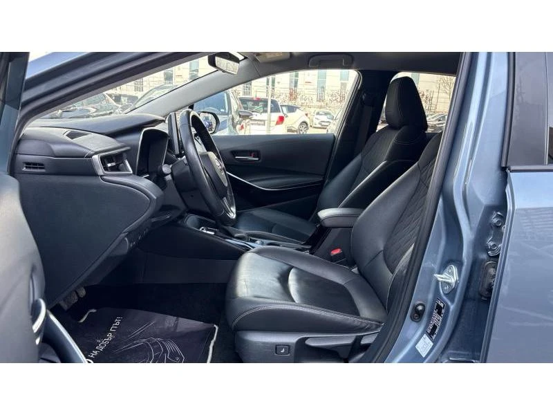 Toyota Corolla 1.8HSD SDN LUXURY PLUS, снимка 11 - Автомобили и джипове - 53866694