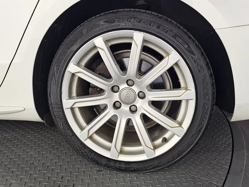 Audi A5 2.0 TDI Quattro - САМО 30% АВАНС, снимка 10 - Автомобили и джипове - 56003347