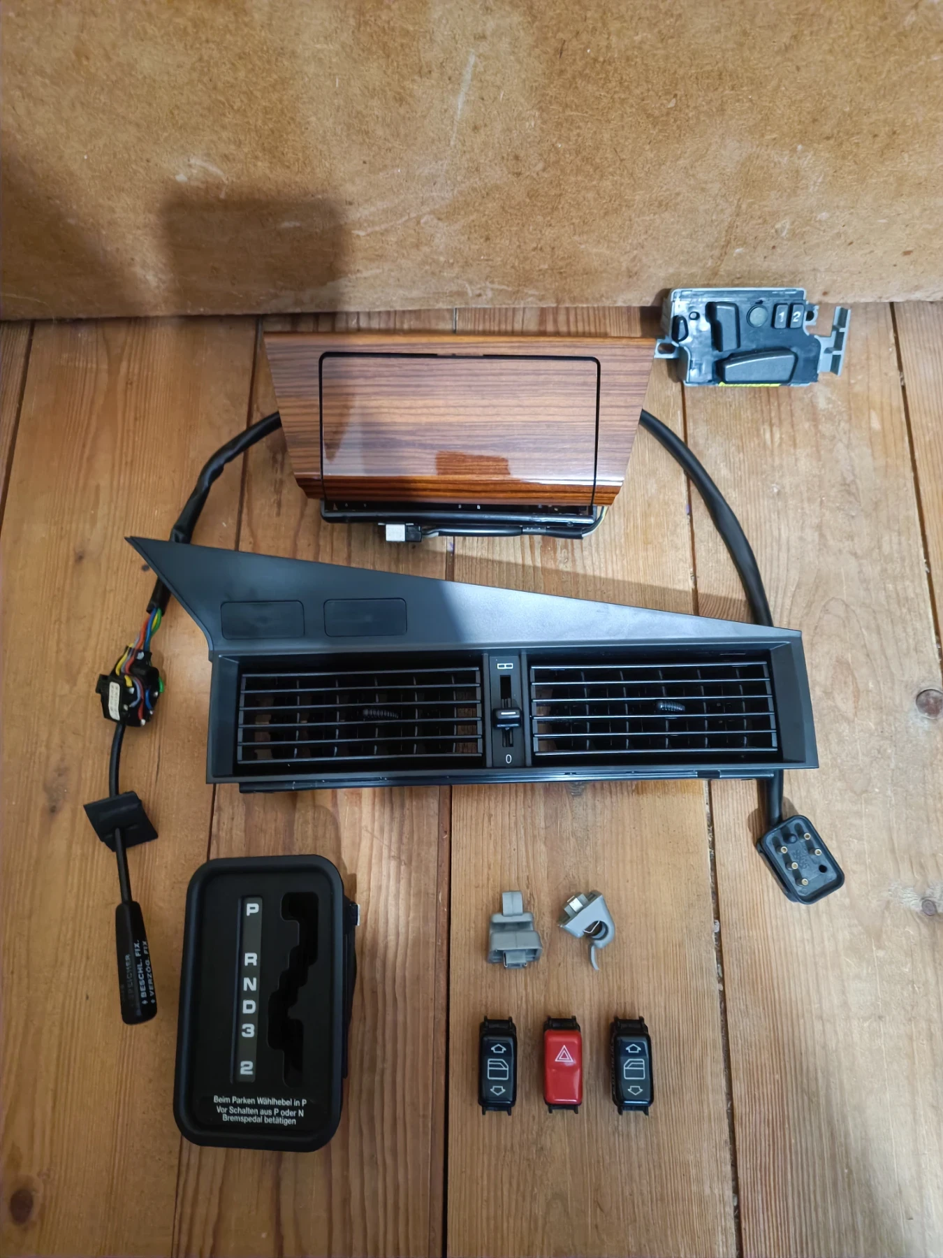 Mercedes-Benz 190 Ч А С Т И, снимка 1