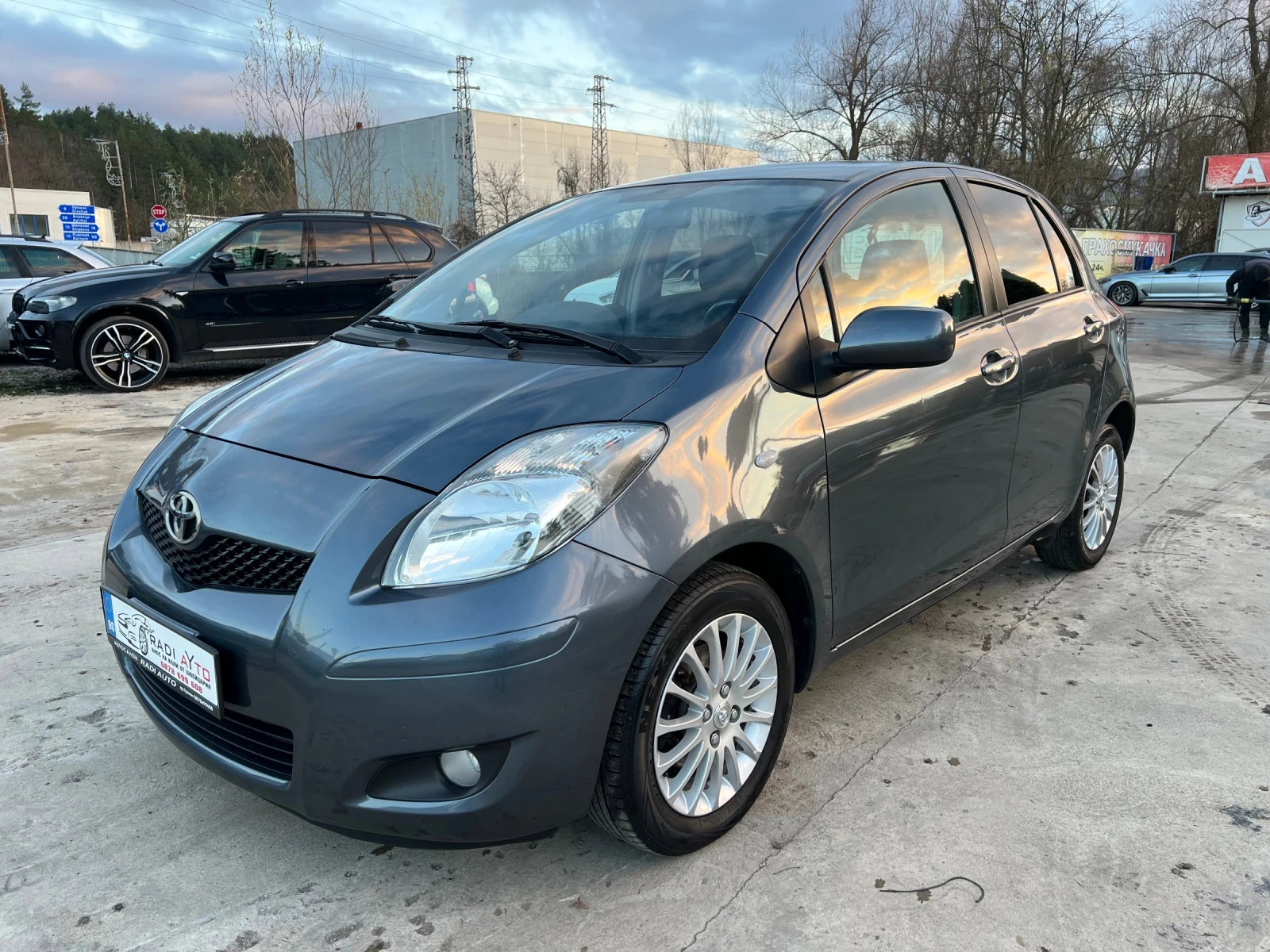 Toyota Yaris 1.33i Facelift ШВЕЙЦАРИЯ, снимка 1