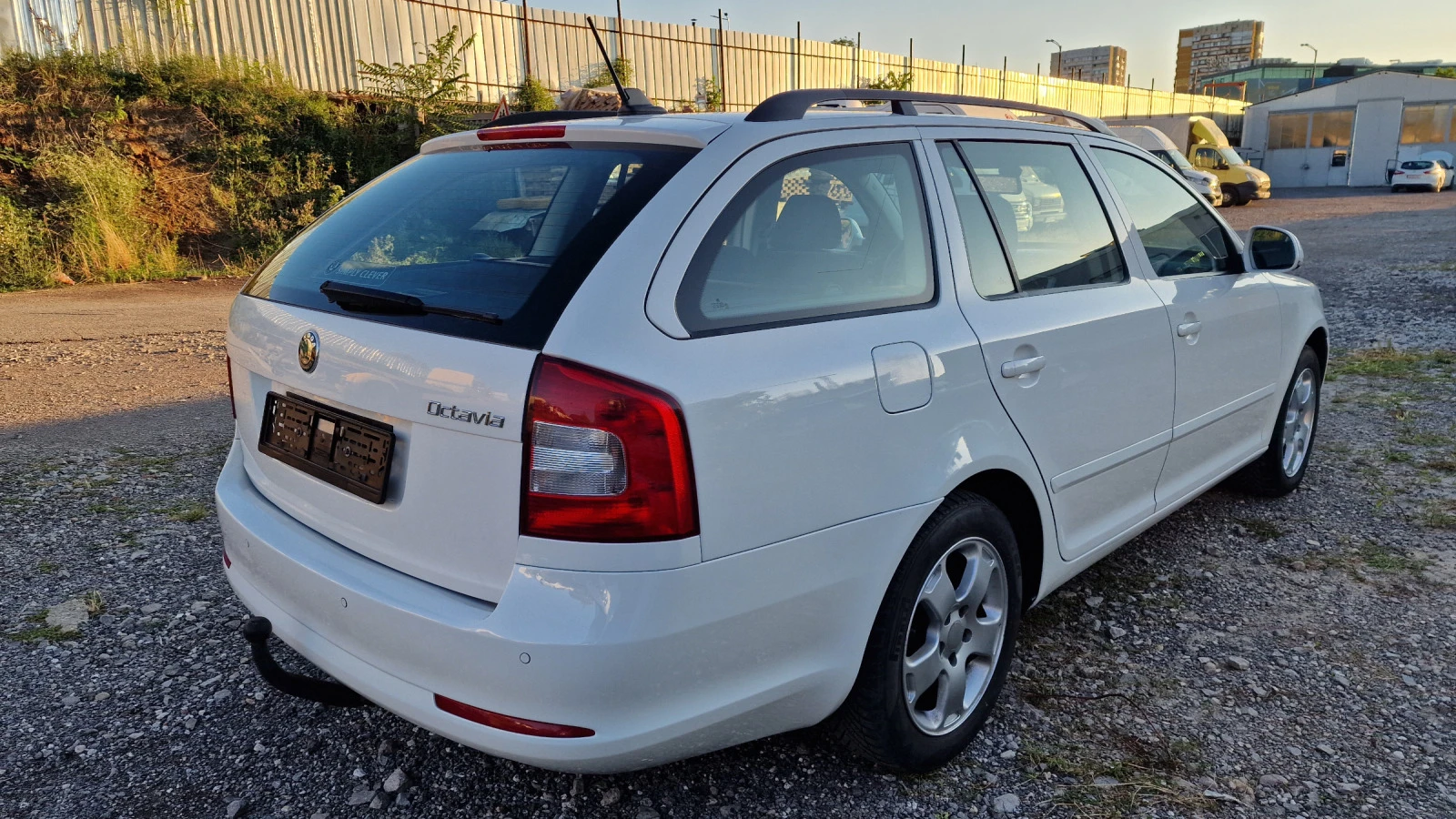 Skoda Octavia 1.6 TDI 105КС АВТОМАТИК DSG - изображение 5