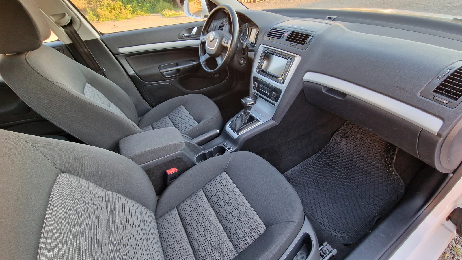 Skoda Octavia 1.6 TDI 105КС DSG ЕВРО 5А ПОДГРЕВ | Mobile.bg — изображение 11