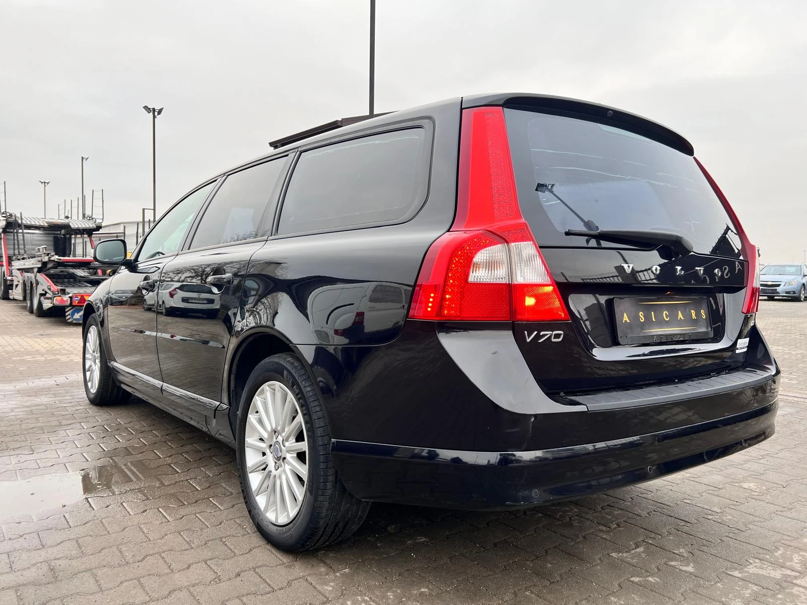 Volvo V70 2.4D AUTOMATIC - изображение 3