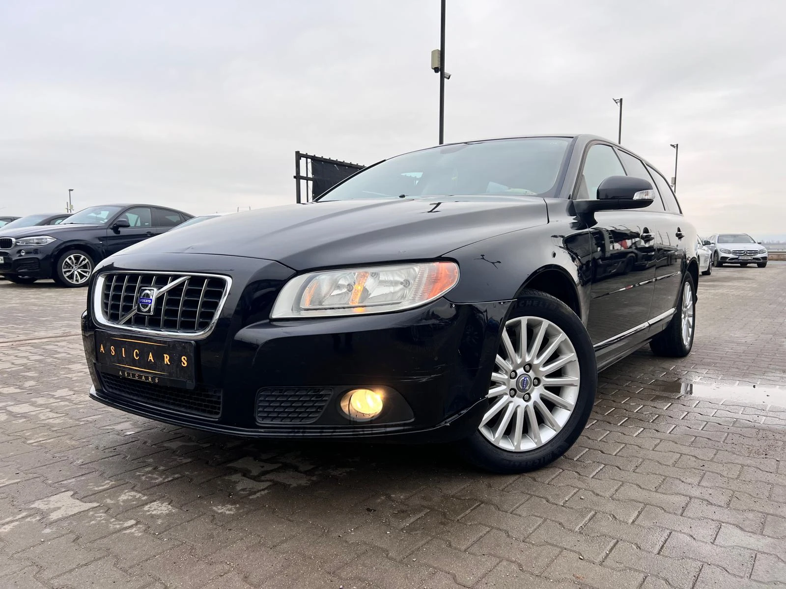 Volvo V70 2.4D AUTOMATIC - [1] 