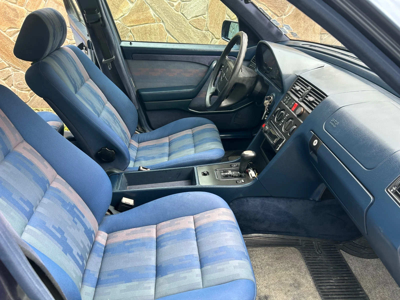 Mercedes-Benz C 220 Benzin-GAS - изображение 10