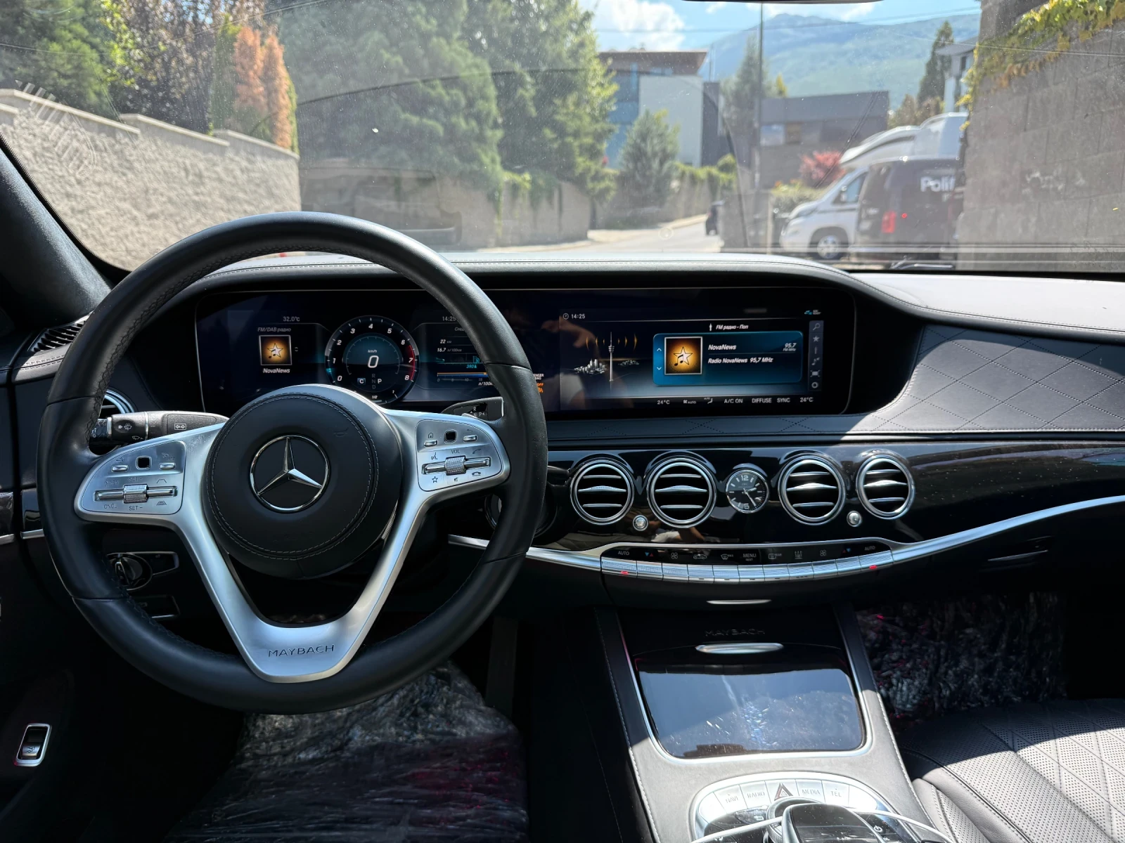 Mercedes-Benz Maybach  - изображение 8