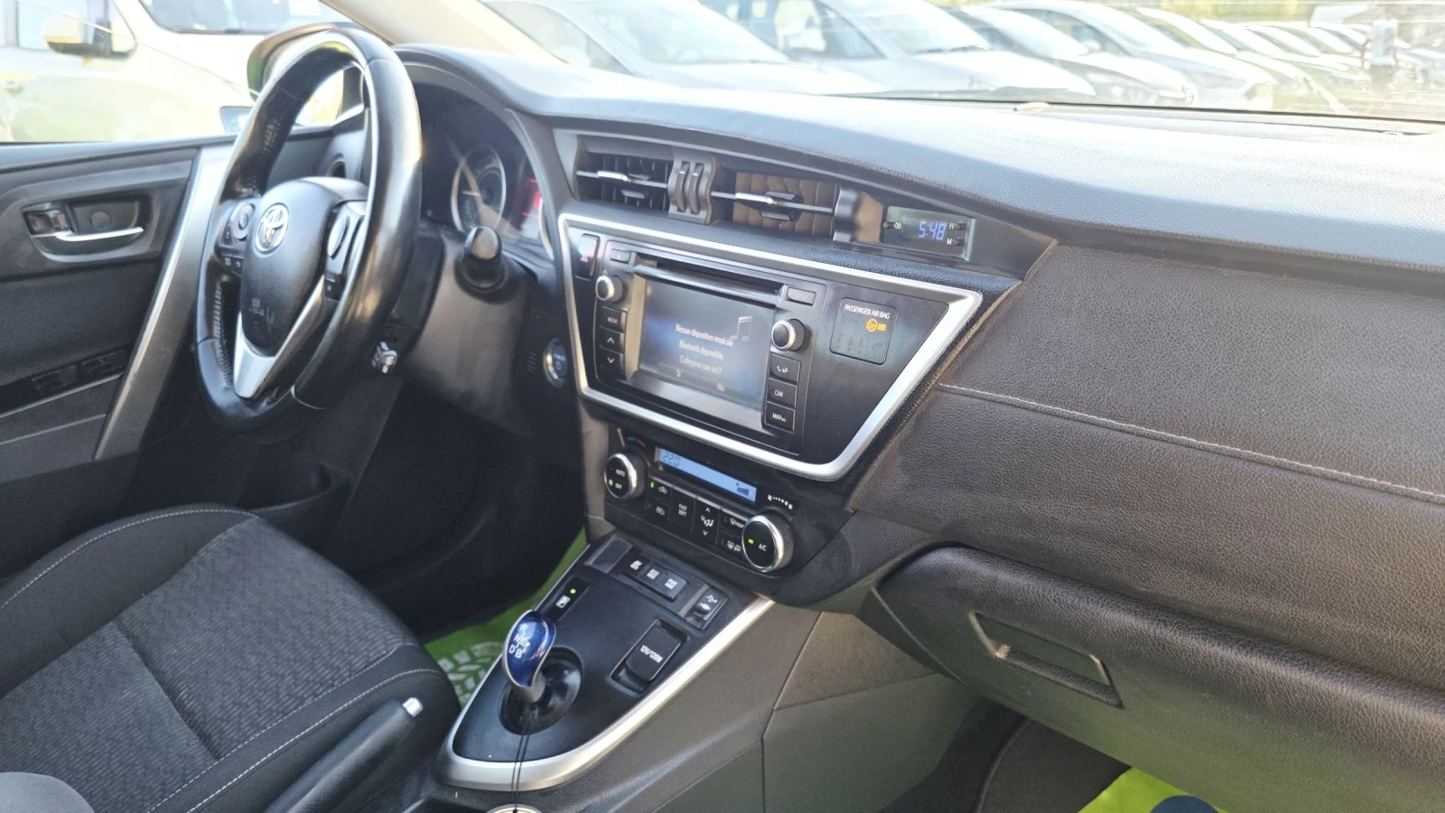 Toyota Auris Hybrid* ГОТОВА ЗА ТАКСИ | Mobile.bg — изображение 13