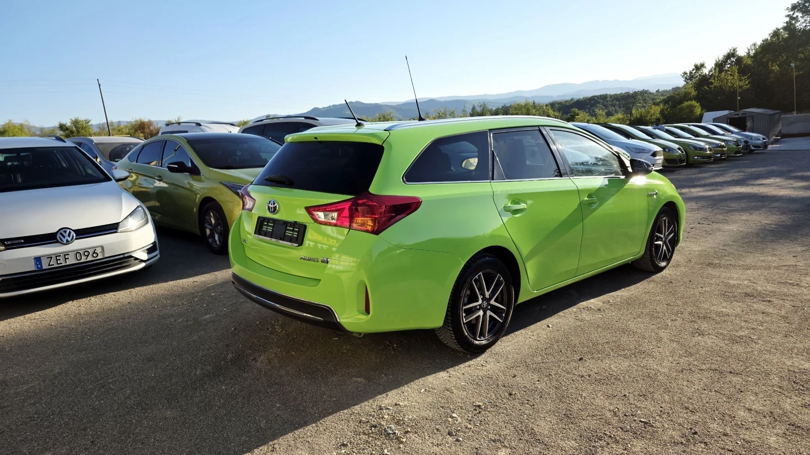 Toyota Auris Hybrid* ГОТОВА ЗА ТАКСИ - изображение 10