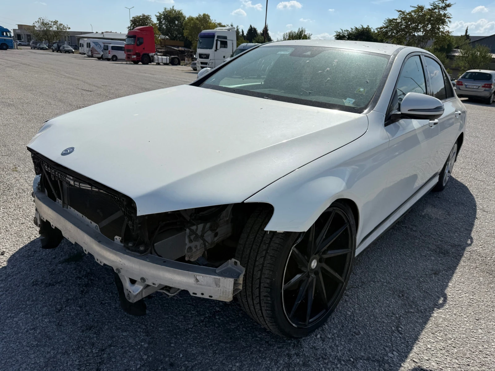 Mercedes-Benz E 220  - изображение 3