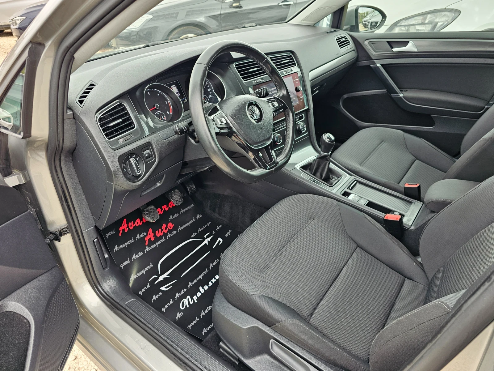 VW Golf 1.6TDI, 116к.с., Facelift  - изображение 8