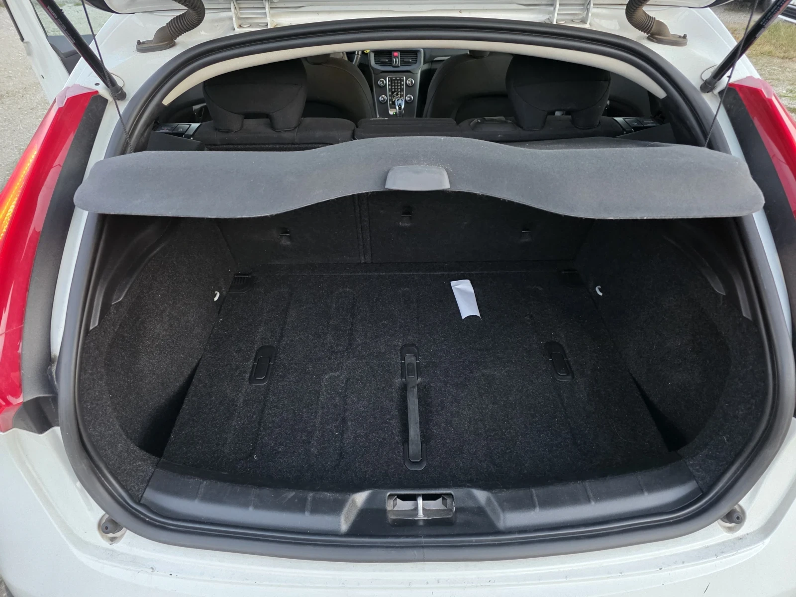 Volvo V40 Cross Country 2.0D euro6 - изображение 9