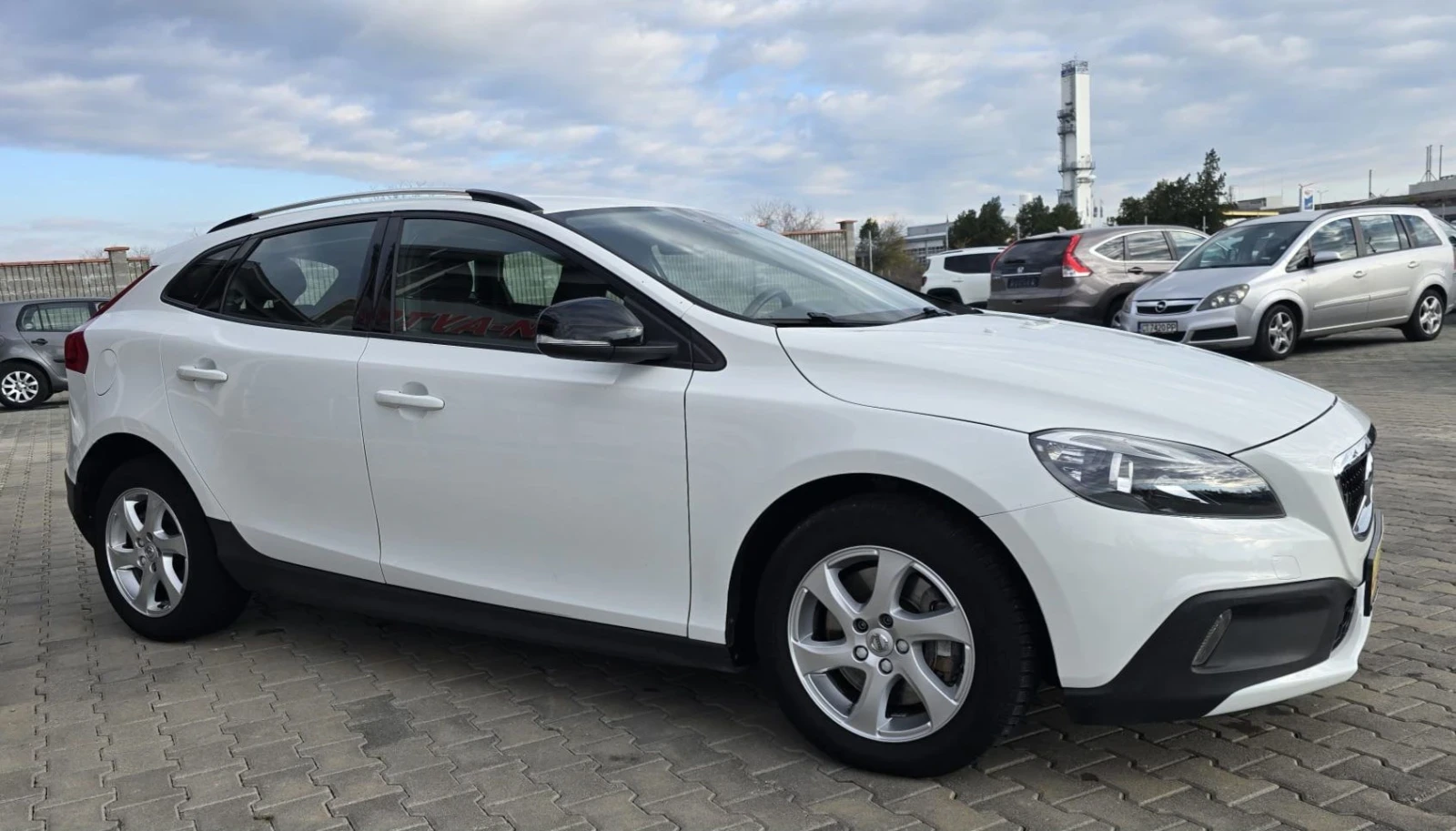 Volvo V40 Cross Country 2.0D euro6 - изображение 3