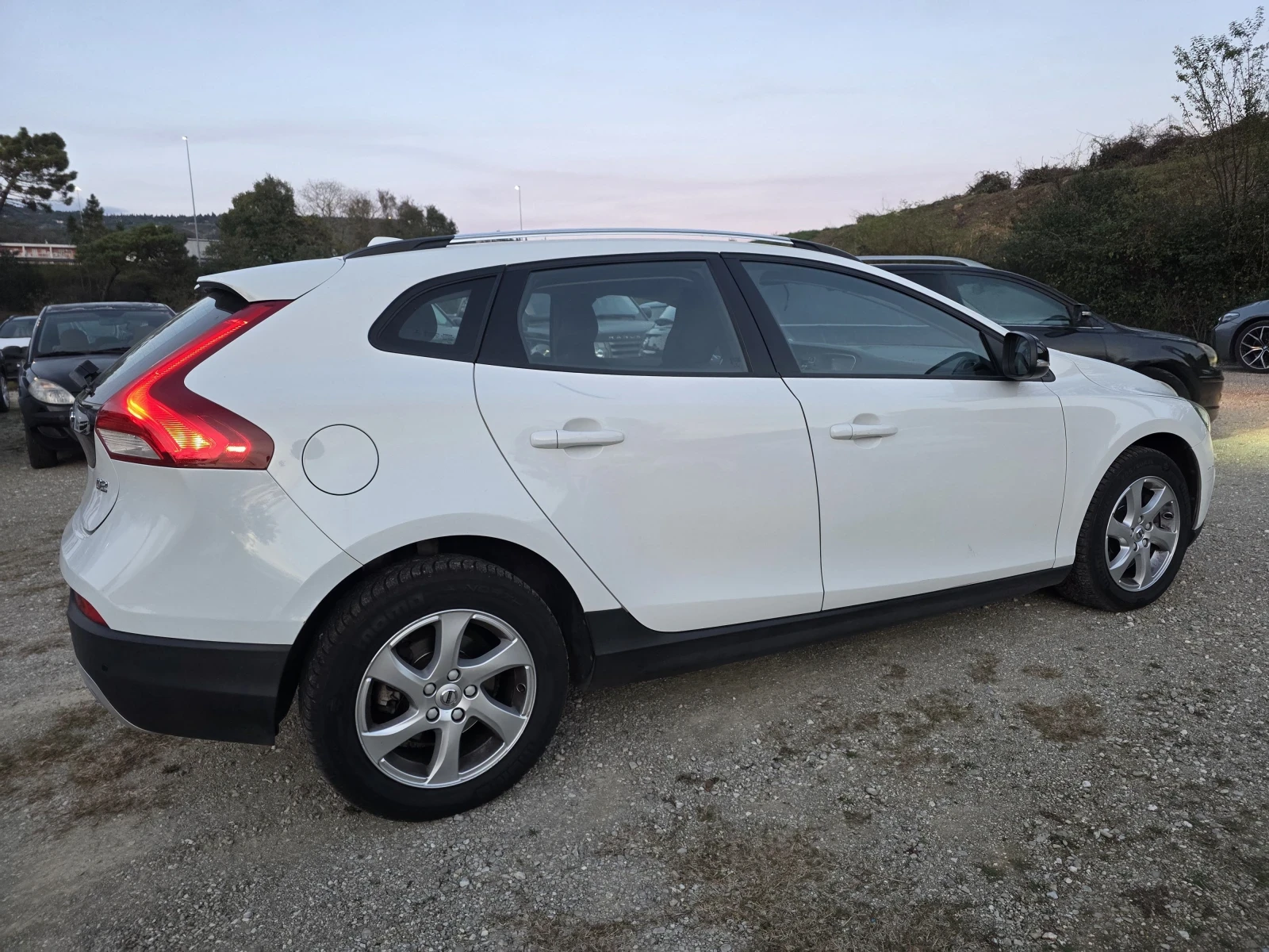 Volvo V40 Cross Country 2.0D euro6 - изображение 4