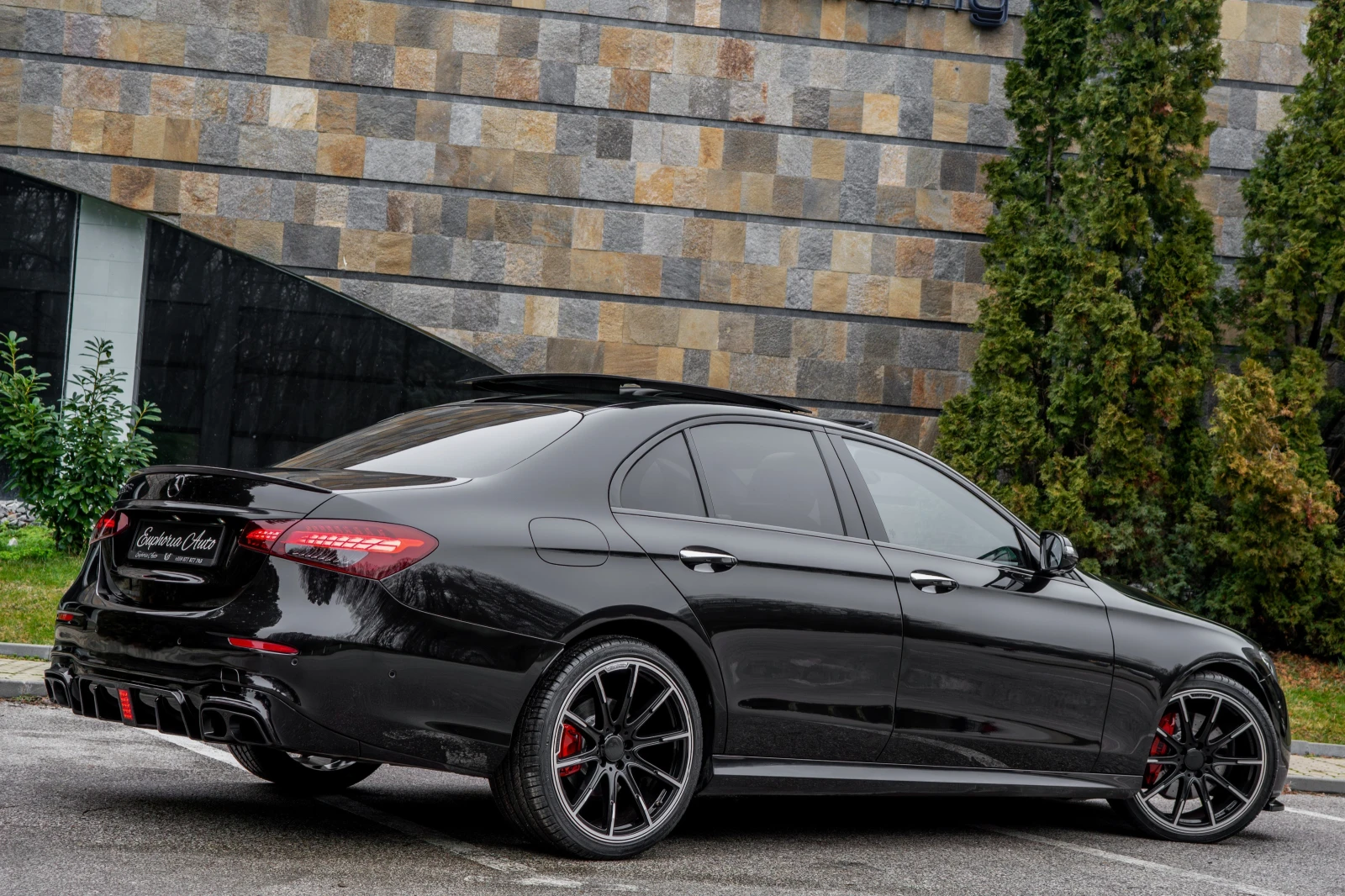 Mercedes-Benz E 220 d* BRABUS BLACK SERIES* PANORAMA* 360CAM* FULL - изображение 5