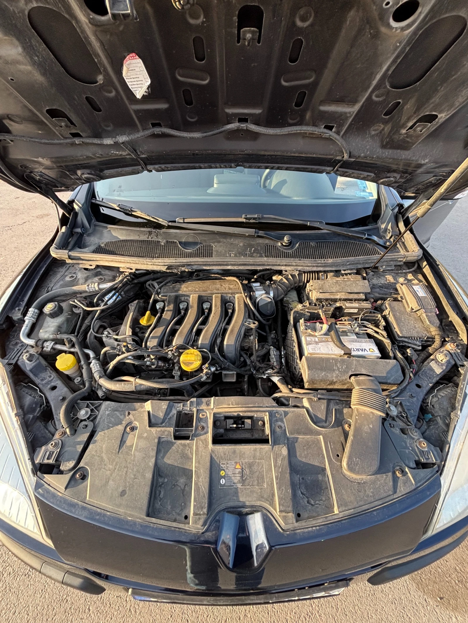 Renault Megane 1.6i 16V LPG, снимка 14 - Автомобили и джипове - 53907033
