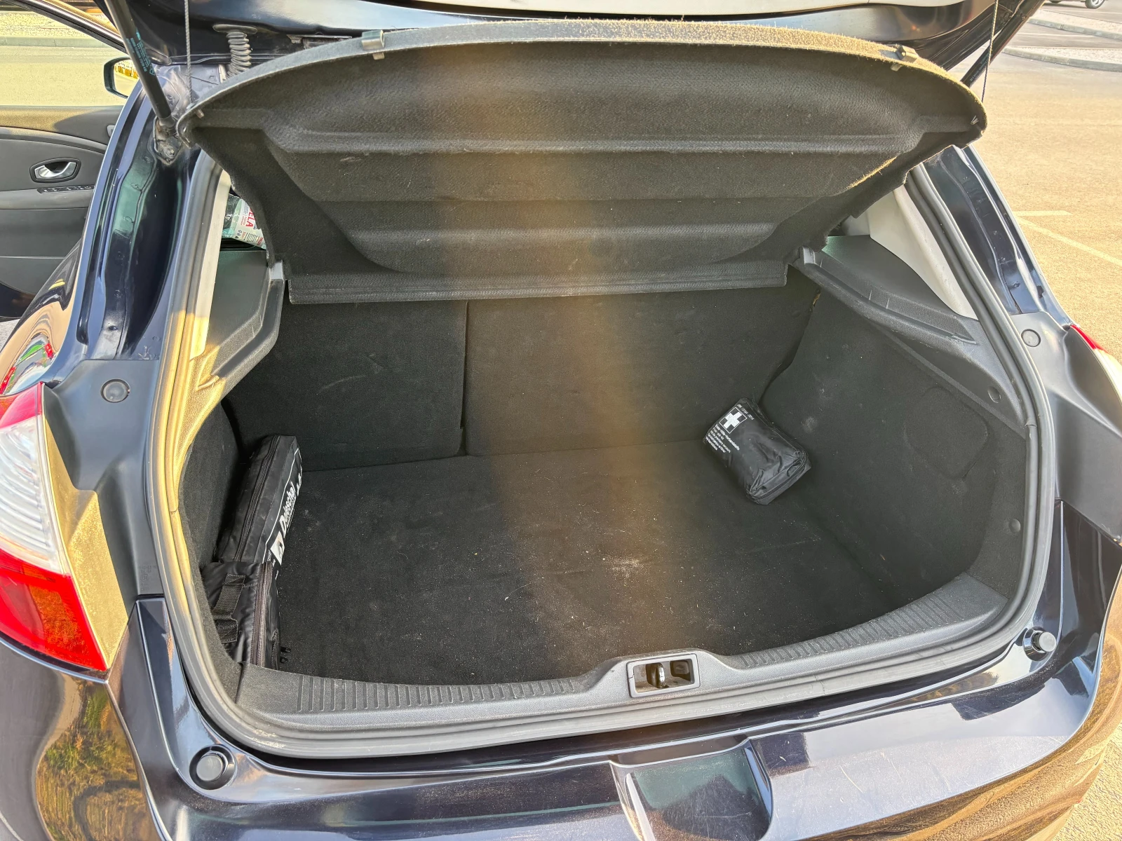 Renault Megane 1.6i 16V LPG, снимка 12 - Автомобили и джипове - 53907033