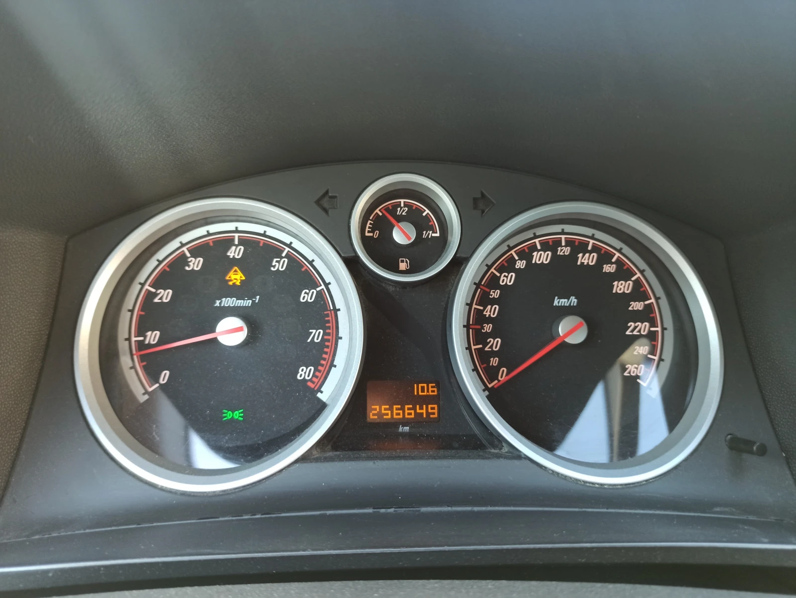 Opel Zafira 2.0 Turbo, снимка 6 - Автомобили и джипове - 53979135