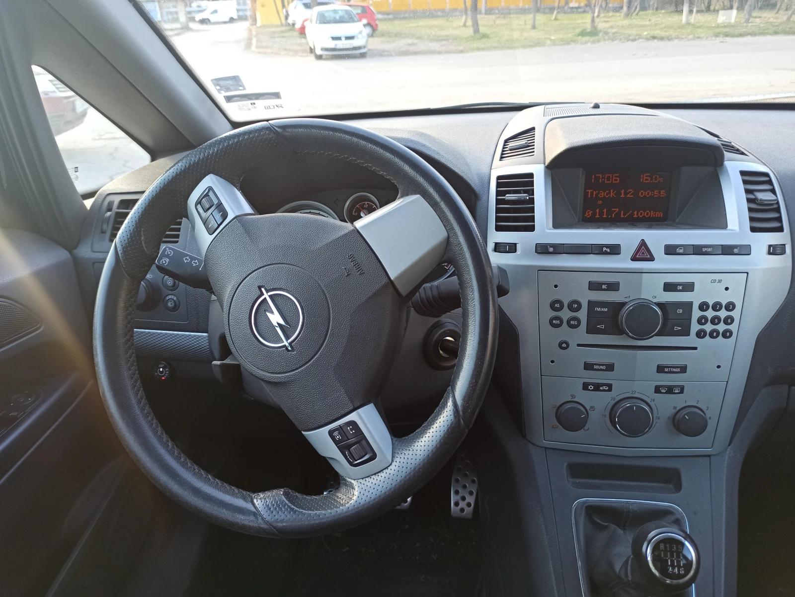 Opel Zafira 2.0 Turbo, снимка 7 - Автомобили и джипове - 53979135