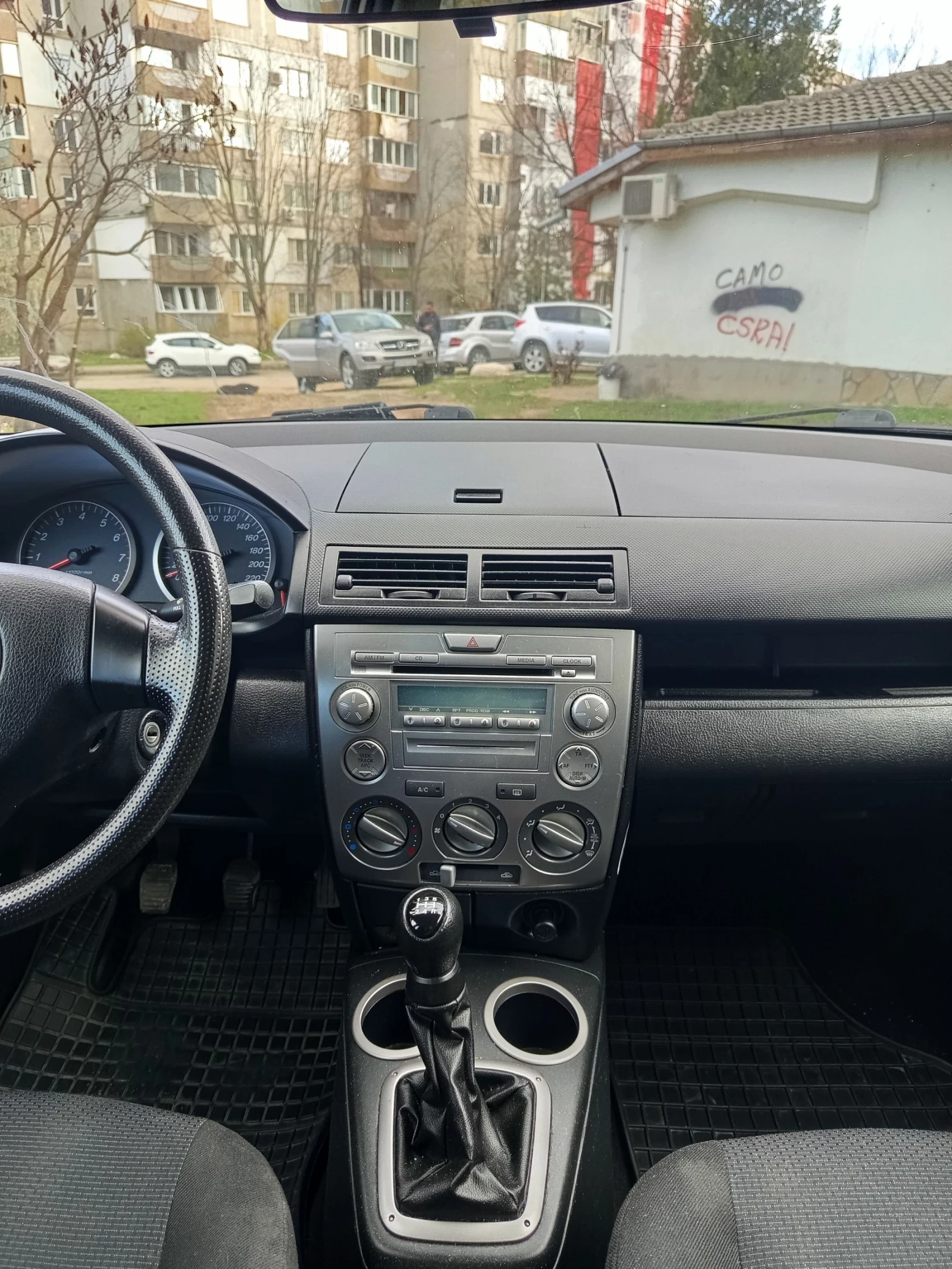 Mazda 2 1.25i, снимка 10 - Автомобили и джипове - 54045176