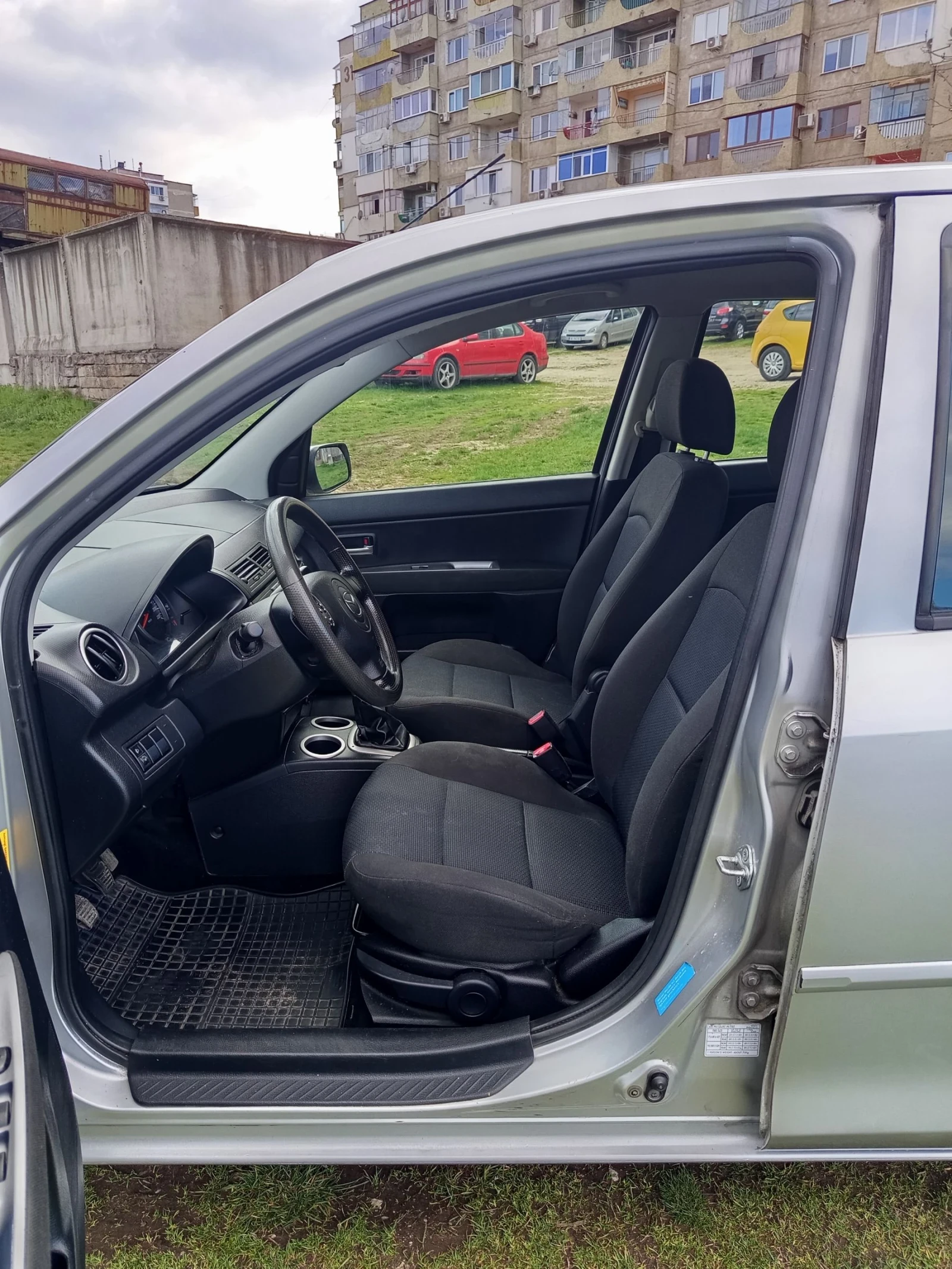 Mazda 2 1.25i, снимка 7 - Автомобили и джипове - 54045176