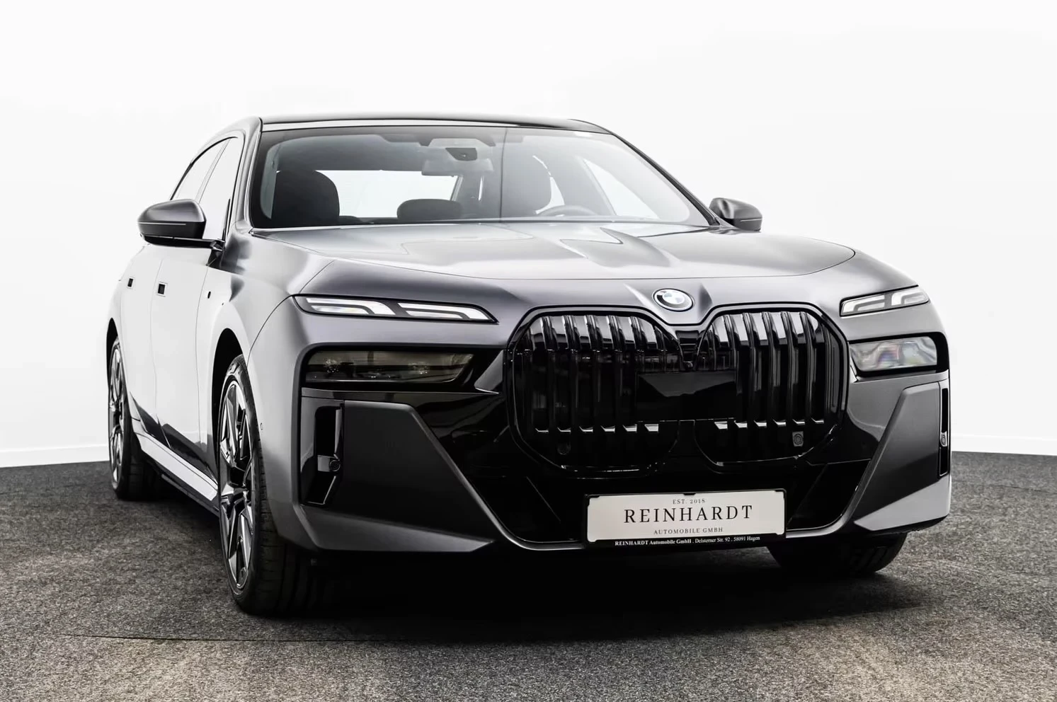BMW i7 xDrive60 M Sport Pro HUD Pano B&W 21 Massage | Mobile.bg � ����������� 2