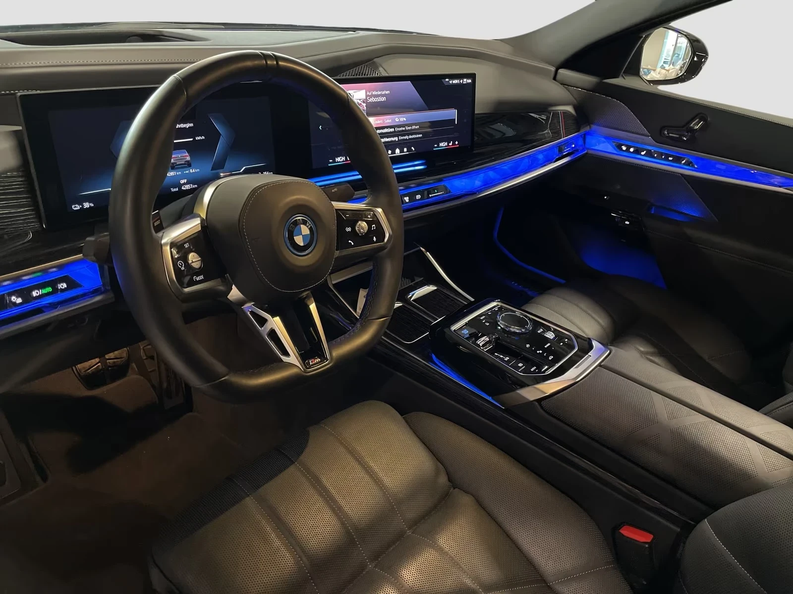 BMW i7 xDrive 60 M-Sport DISTRONIC 360* Massage Panorama | Mobile.bg � ����������� 7