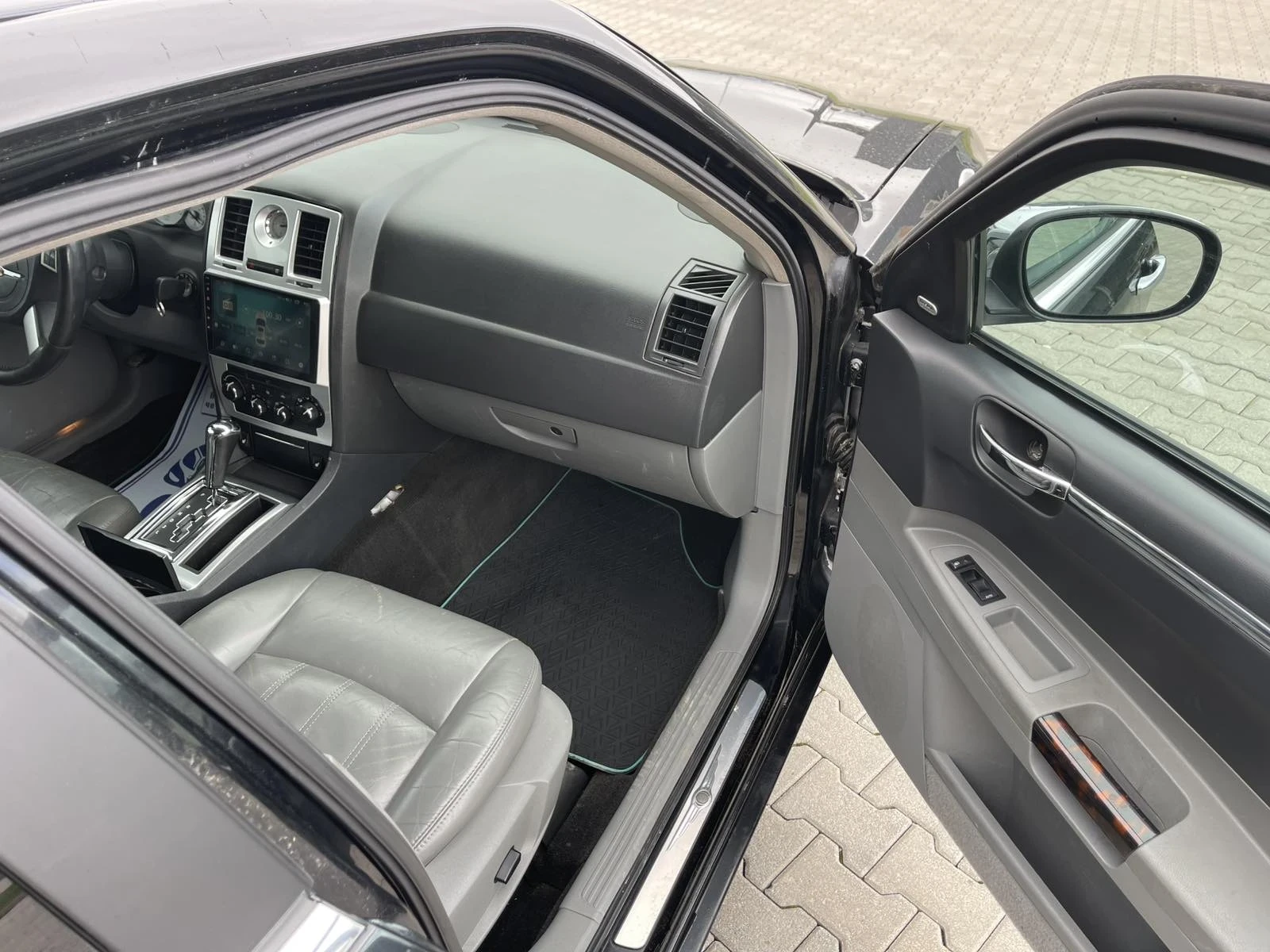 Chrysler 300c 3.5i Газ /Boston, снимка 10 - Автомобили и джипове - 54334993