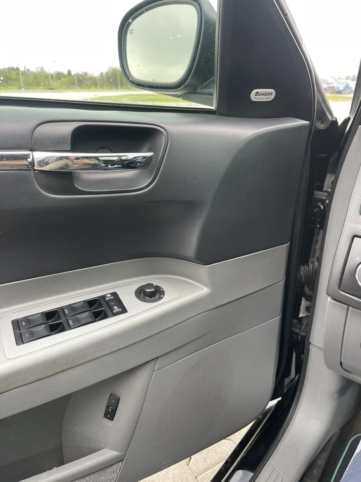 Chrysler 300c 3.5i Газ /Boston, снимка 13 - Автомобили и джипове - 54334993