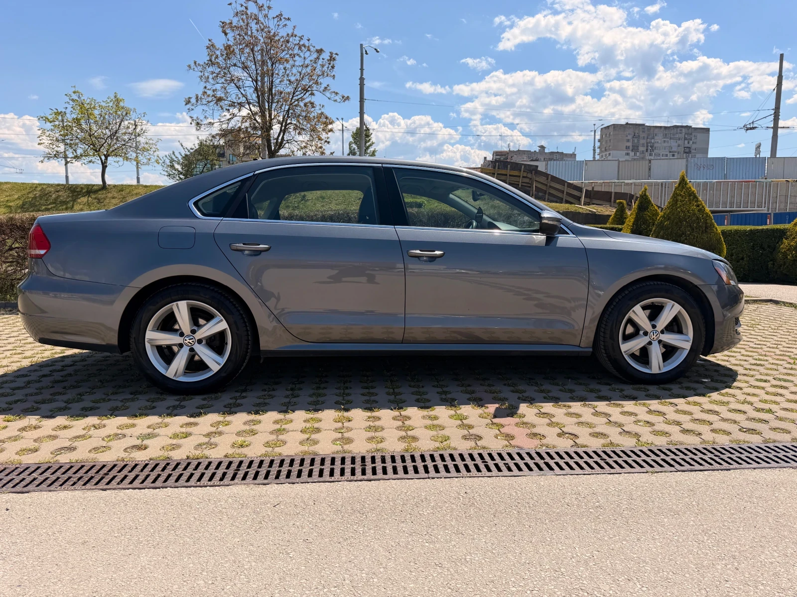 VW Passat SE, American edition, 2.5 Бензин/газ, снимка 4 - Автомобили и джипове - 54441311