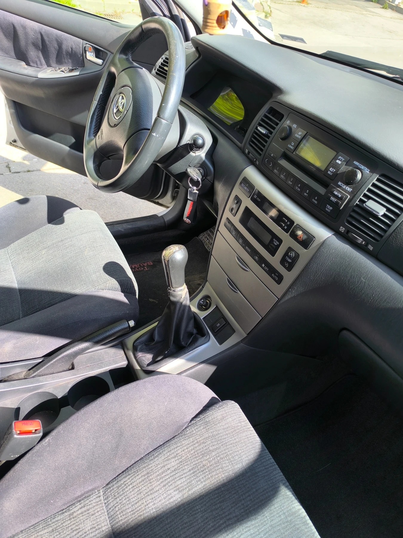 Toyota Corolla D4-D, снимка 10 - Автомобили и джипове - 54610299