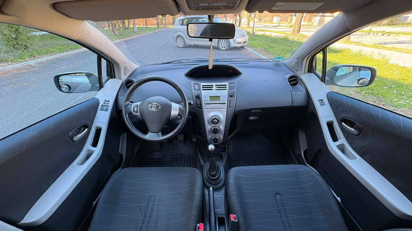 Toyota Yaris, снимка 9 - Автомобили и джипове - 54703701