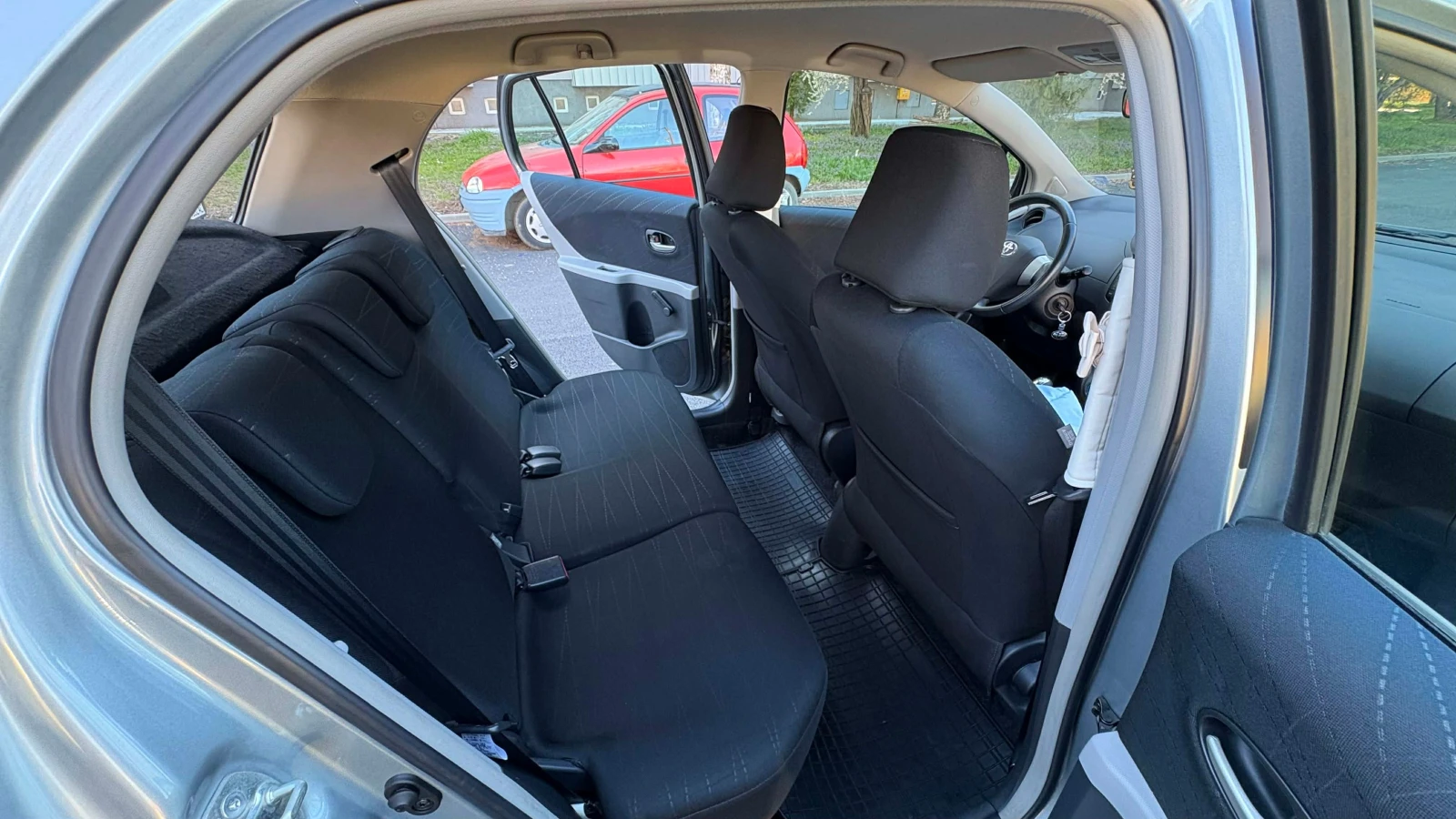 Toyota Yaris, снимка 13 - Автомобили и джипове - 54703701